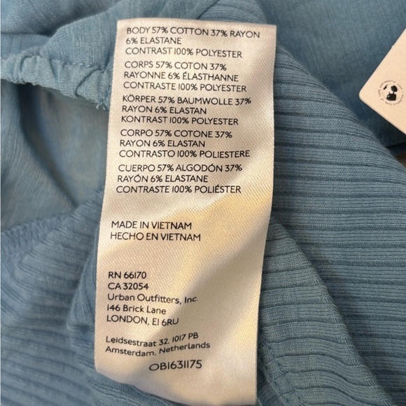 Urban Outfitters “Close to Me Peakaboo” Cotton blend crop top, NWT size small! - Picture 12 of 12